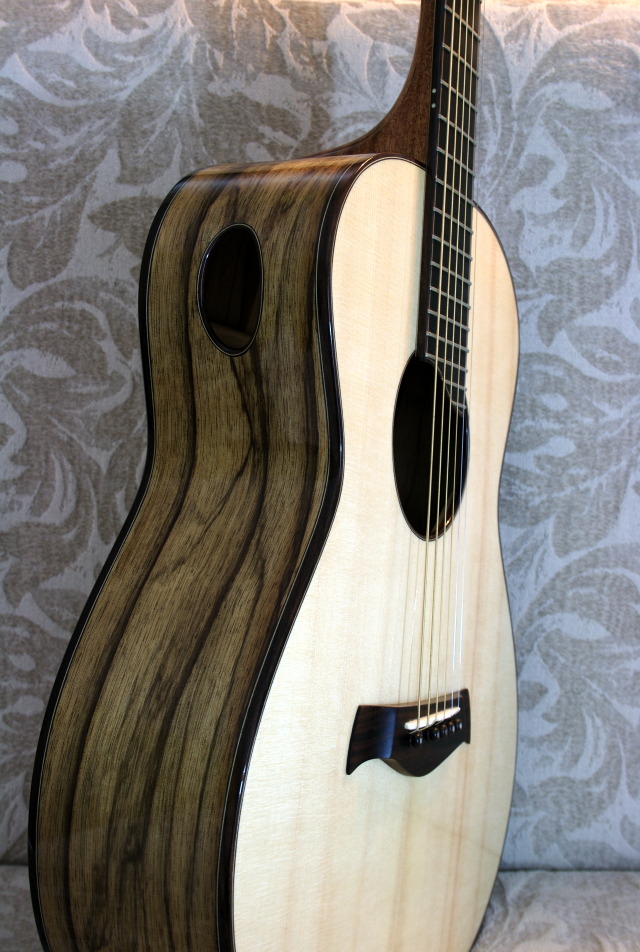 Guitars/WoolsonLG/woolson82side.jpg